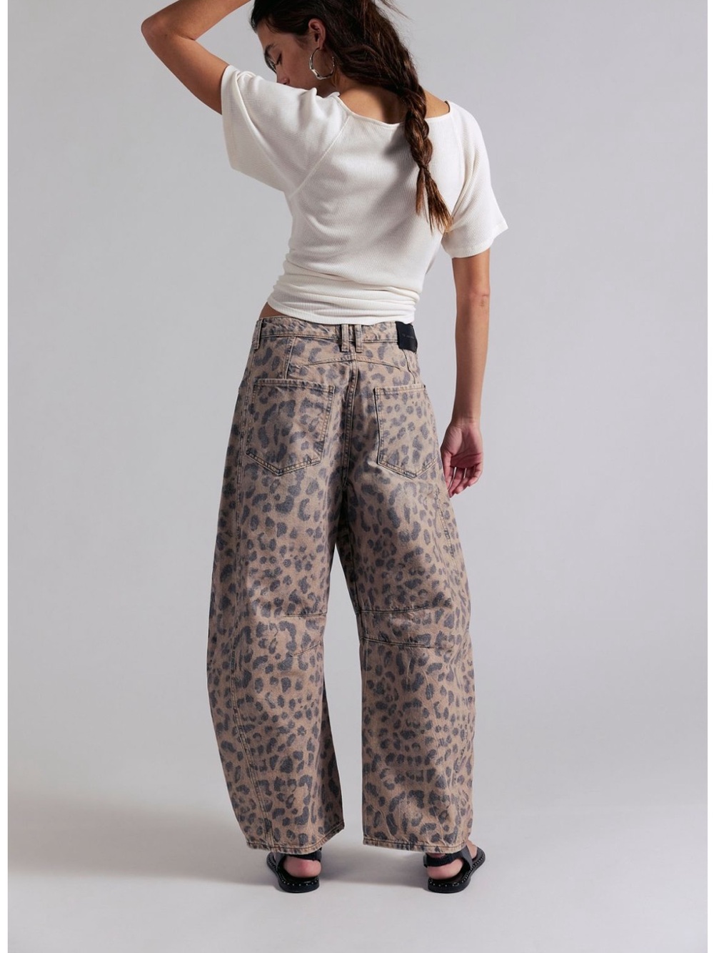 Leopard Print barrel Leg Jeans size 29 - Picture 2 of 6